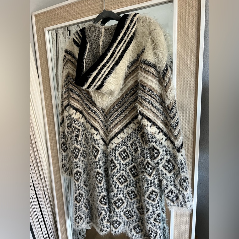 Women’s BCBG MaxAzria duster long sweater cardigan - Picture 3 of 4